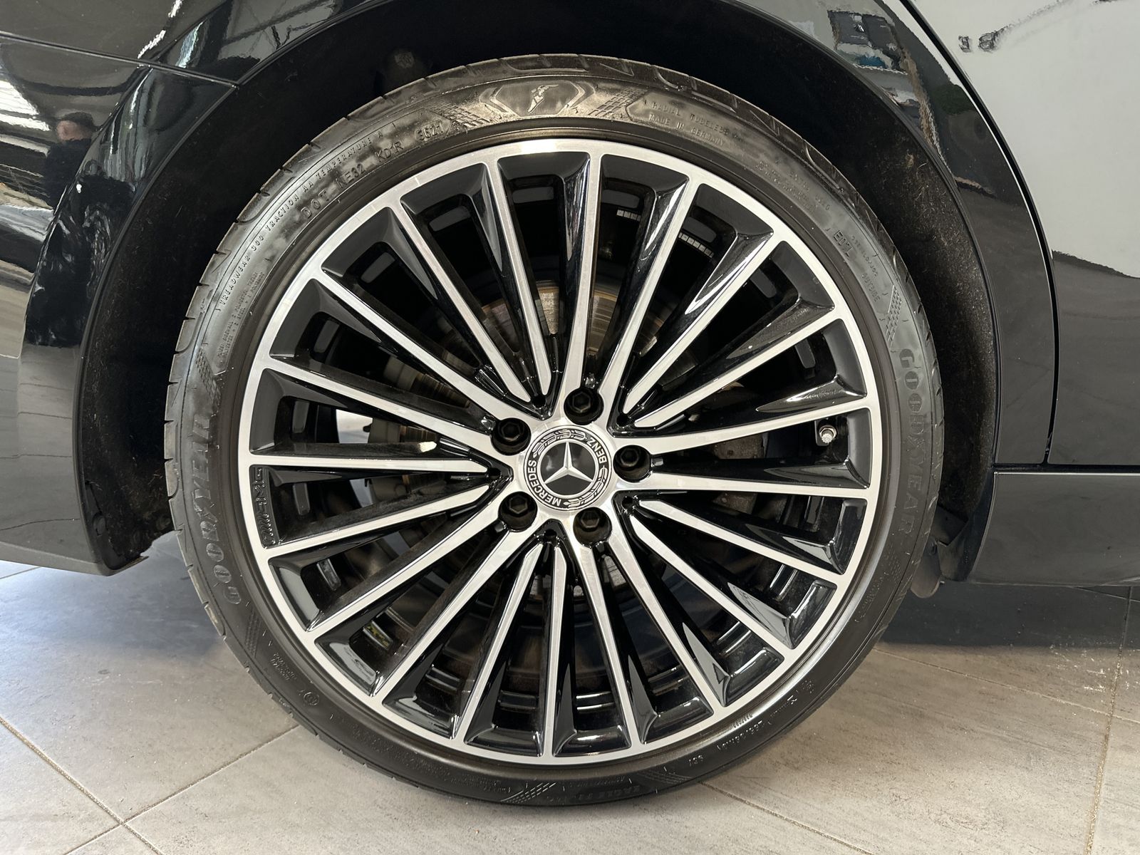 Fahrzeugabbildung Mercedes-Benz C 300d T AMG-Line NAV+LED+KAM+WIDESCREEN+19ZO+PP