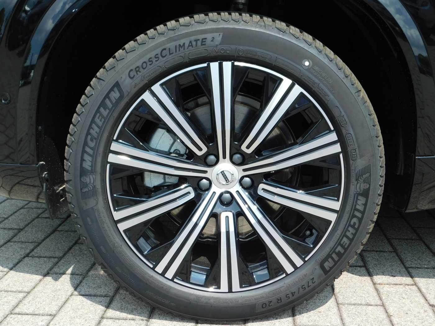 Fahrzeugabbildung Volvo XC90 B5 D AWD Plus Bright