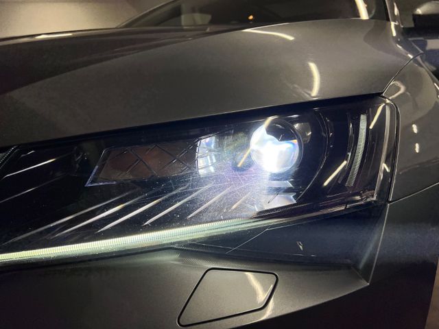 Skoda SUPERB STYLE/ 1.HAND/ GARANTIE/ PANO/ ASSIST. Skoda SUPERB STYLE/ 1.HAND/ GARANTIE/ PANO/ ASSIST.