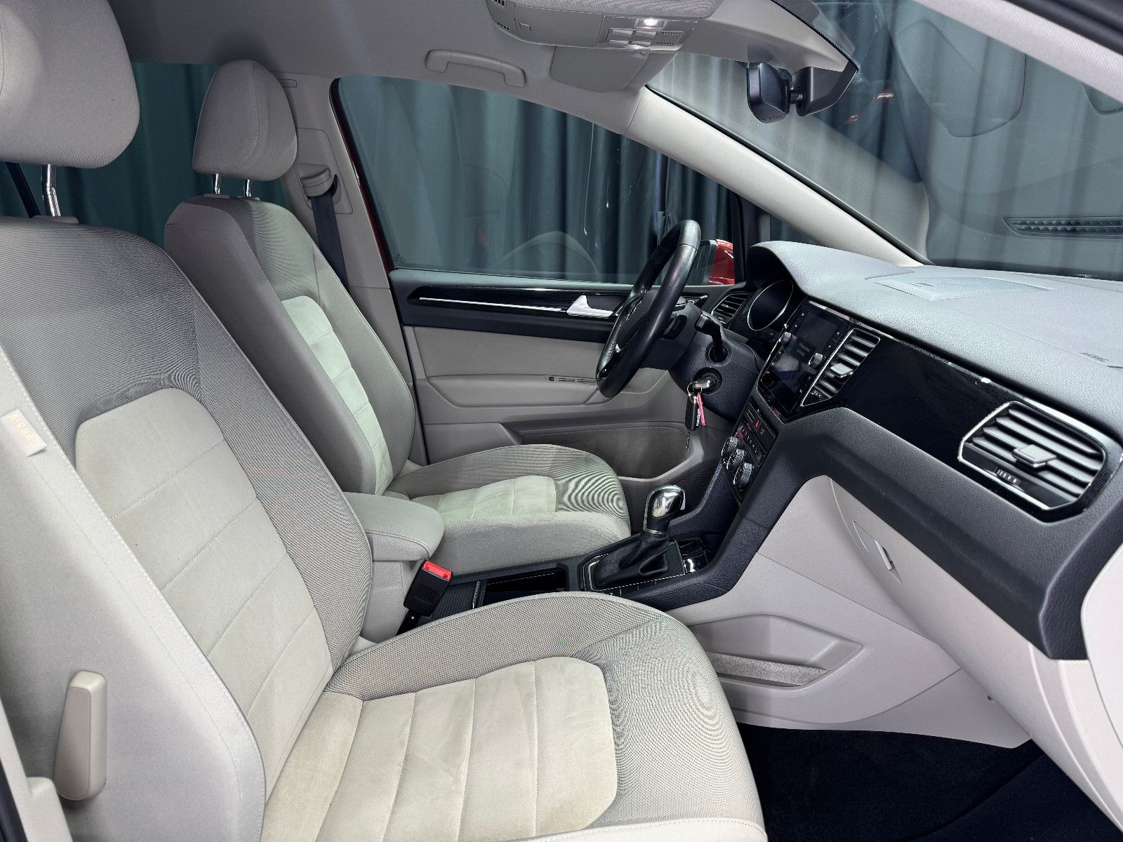 Fahrzeugabbildung Volkswagen Golf Sportsvan VII 1.5TSI  Highline|NAVI|KAMERA