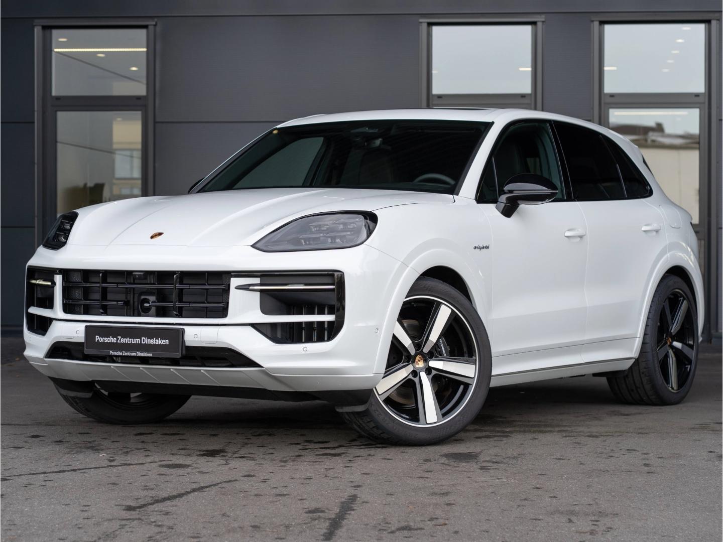 Porsche Cayenne E-Hybrid Black Edition Sportaga. AHK