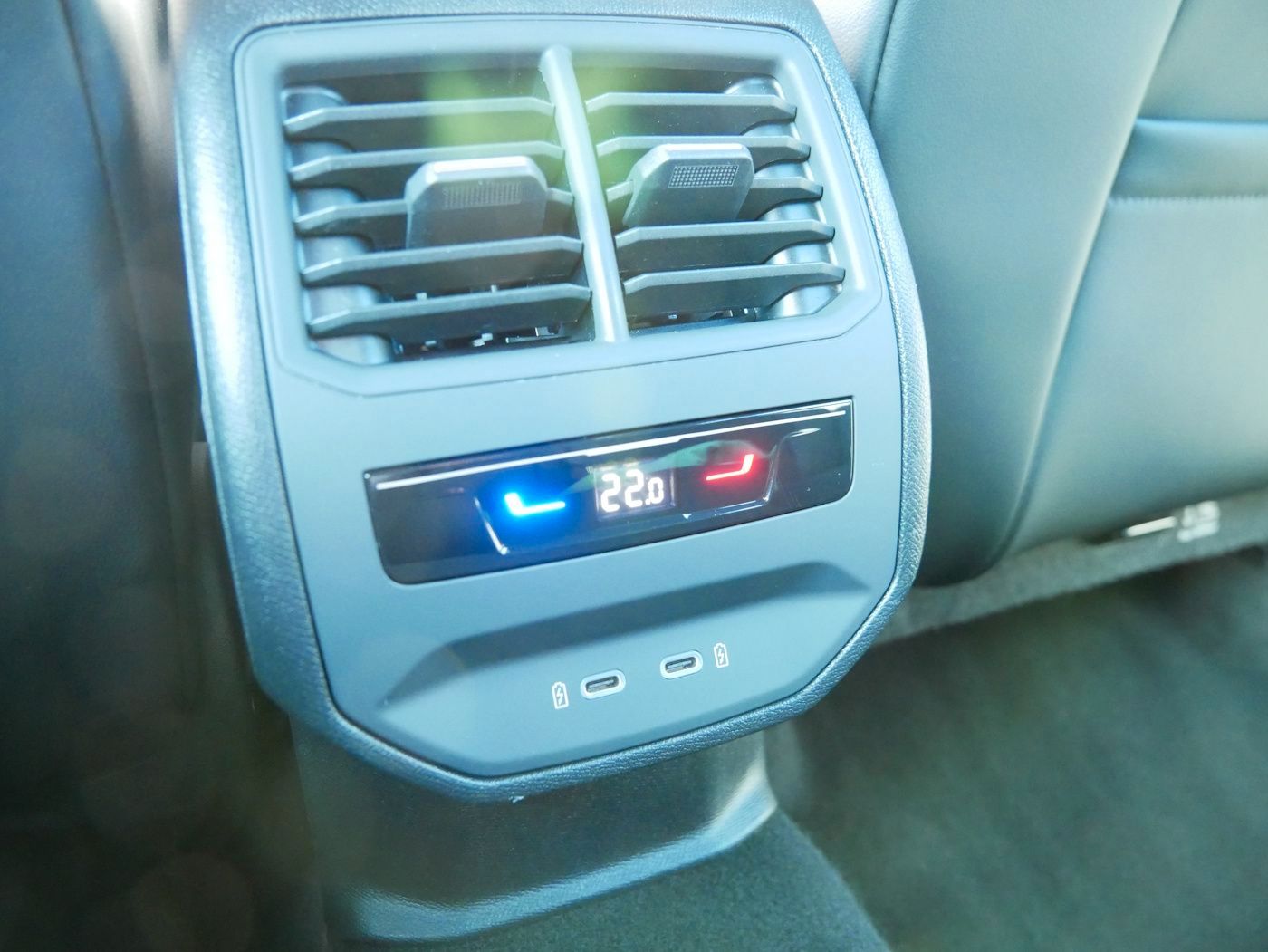 Fahrzeugabbildung CUPRA Formentor 1.5 eTSI NEU45T DSG ACC SHZ+LHZ Kamera