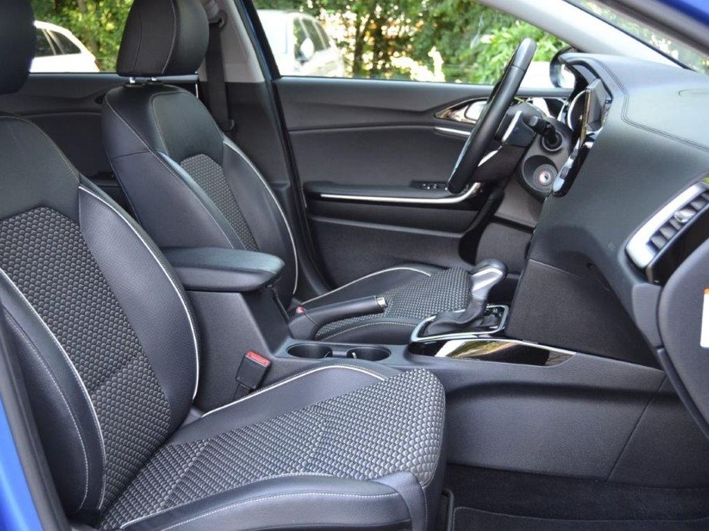 Ceed 1.5 T-GDI DCT Spirit AHK/17-ZOLL/LED/NAVI/R