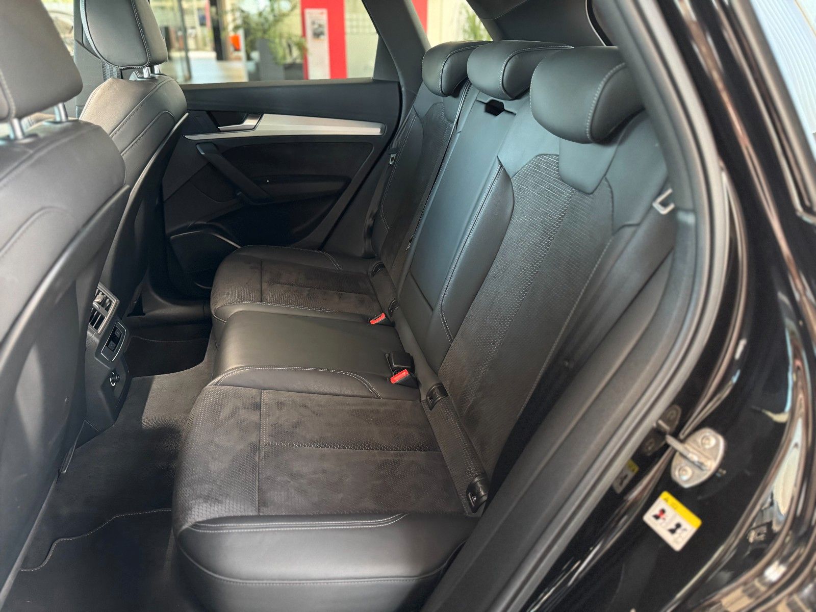 Fahrzeugabbildung Audi SQ5 3.0TDI quattro "Magnetic-Ride 3-Zonen-Klima"