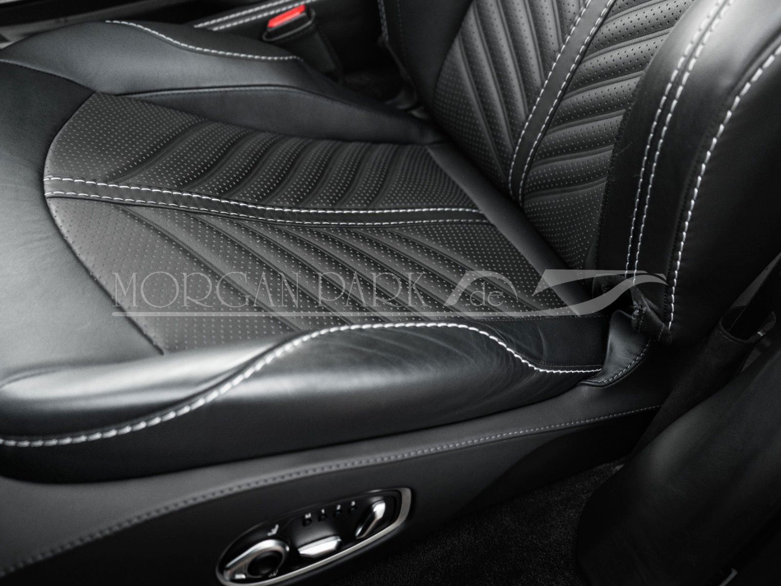 Fahrzeugabbildung Aston Martin DBX 707 1.Hd. MwSt. *Sonderlack* VOLL