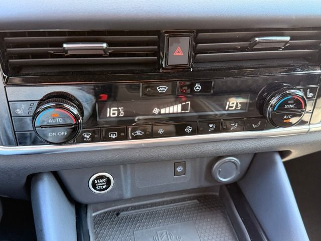 Fahrzeugabbildung Nissan Qashqai 1.3 DIG-T Tekna+ Xtronic*Leder*LED*20`