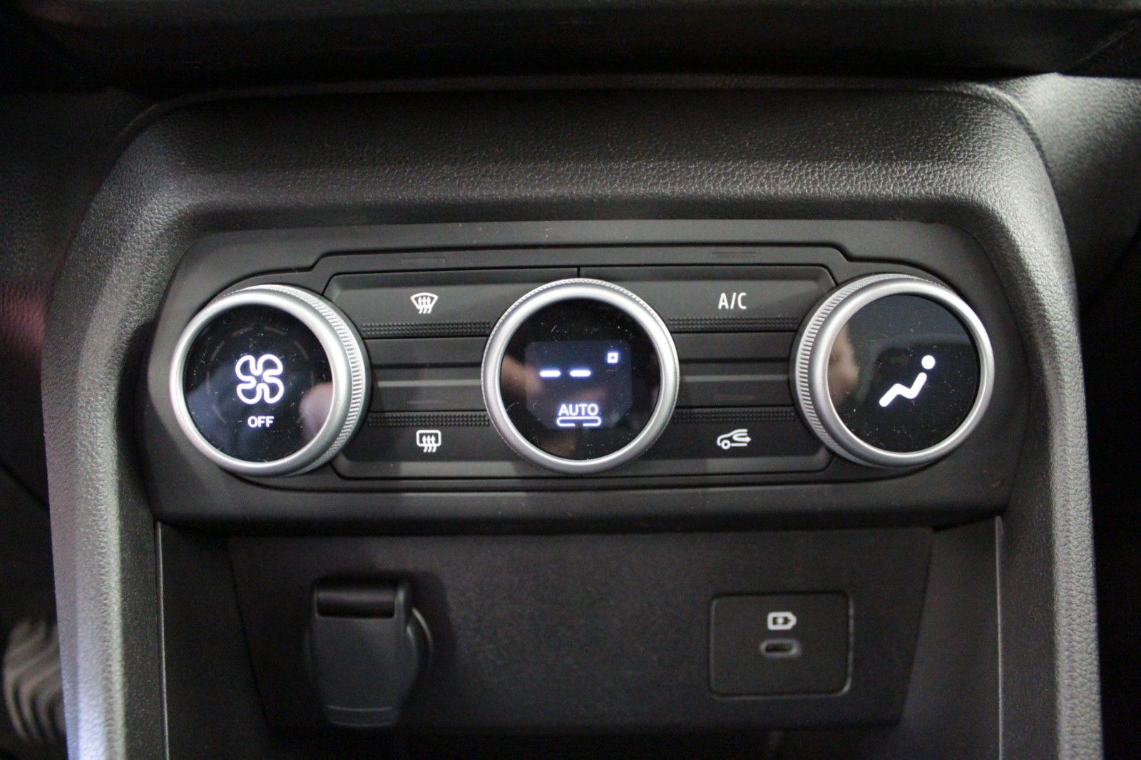 Fahrzeugabbildung Dacia Jogger ECO-G 100 Expression 5-Sitzer #15162