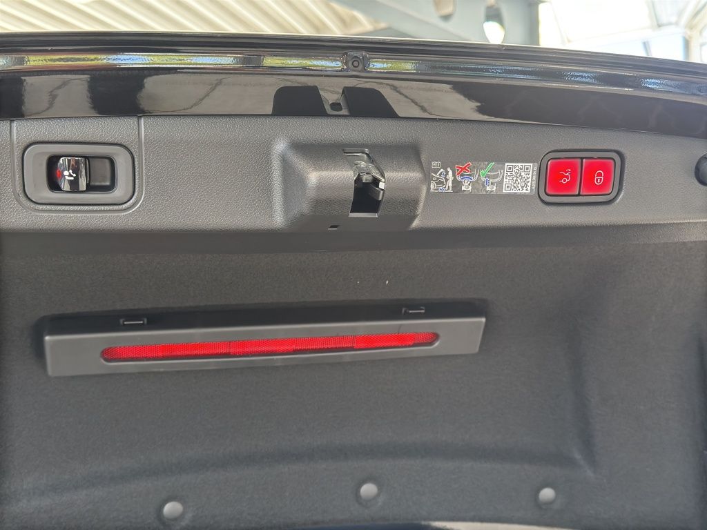 Fahrzeugabbildung Mercedes-Benz E 450 d 4MATIC Limousine AMG*Night*Pano*DIGITAL