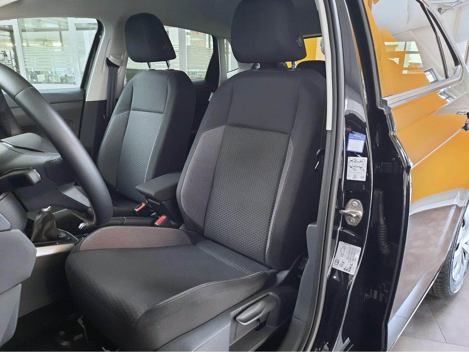 Fahrzeugabbildung Volkswagen Polo Life *Navi*Cam*LED*Sitzhzg.*Einparkh.*AppC*