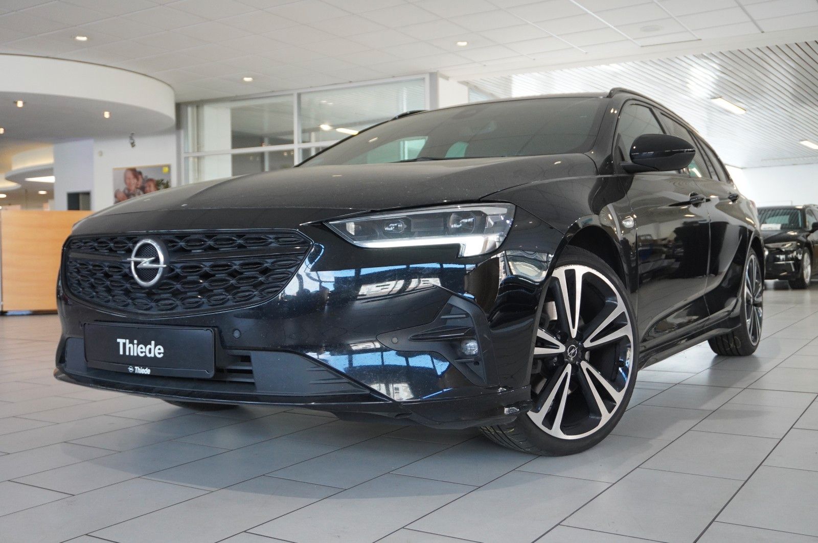 Fahrzeugabbildung Opel Insignia B ST 2.0D ULTIMATE NAVI/LED/OPC/VIRTU.