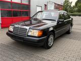 Mercedes-Benz W124 200D SSD AHK TÜV/H-Kennzeichen Neu - Mercedes-Benz 200: D W124