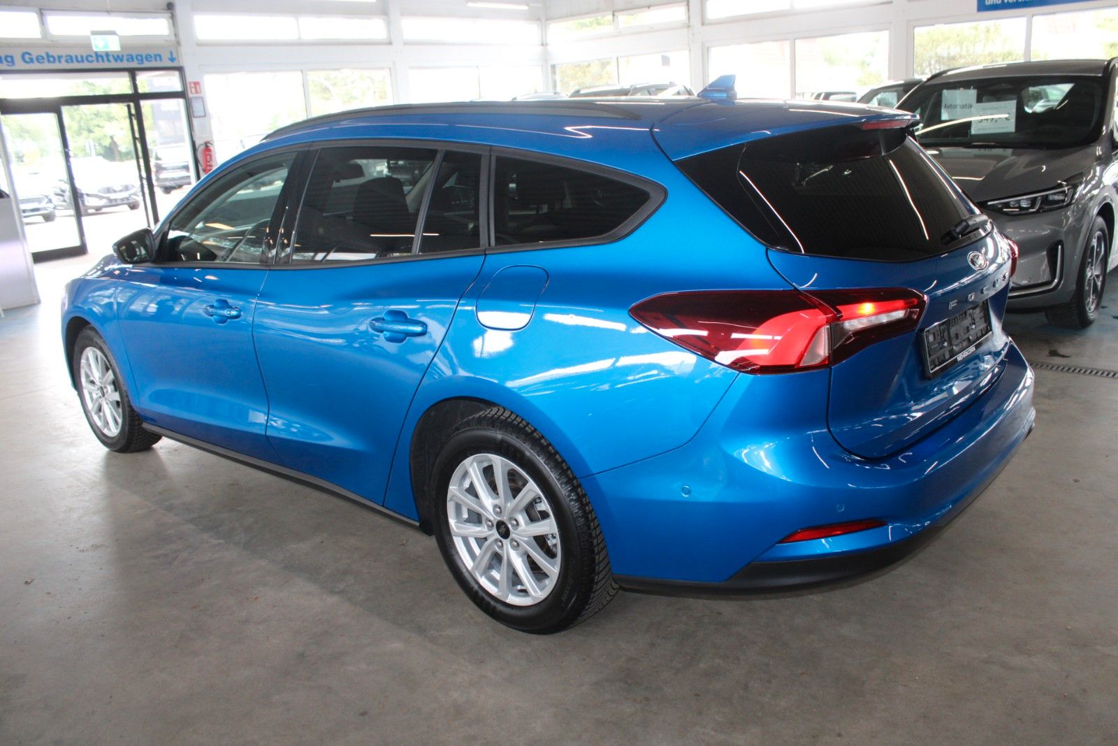 Fahrzeugabbildung Ford Focus Cool & Connect Aut. LED CAM PDC WinterPak.