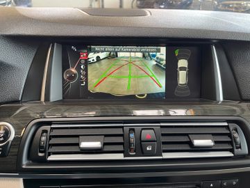 BMW 530 d xDrive *M-PAKET*HUD*AHK*BI-XENON*PANO*STHZ