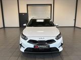 Kia Ceed 1.5 T-GDI Vision  Navi|Kamera|CarPlay|Shz - weiße Kia cee'd Sportswagon
