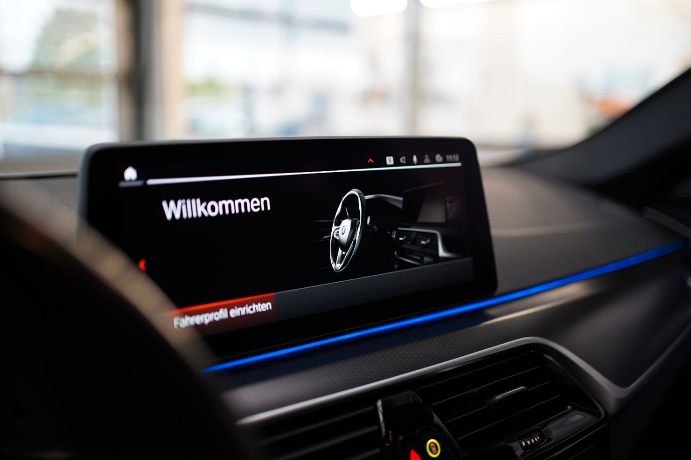 Fahrzeugabbildung BMW 540d xDri M-Sport Laserlicht+Glasdach+Standheiz+