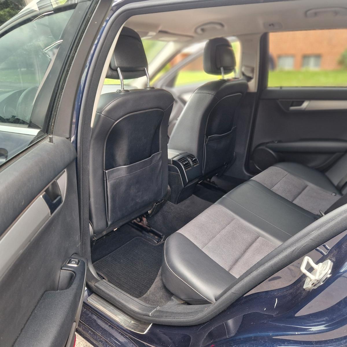 Mercedes-Benz C220 2012 — photo 15