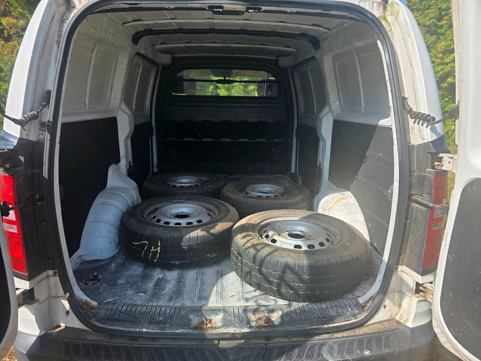 Hyundai H1 2012 — photo 7