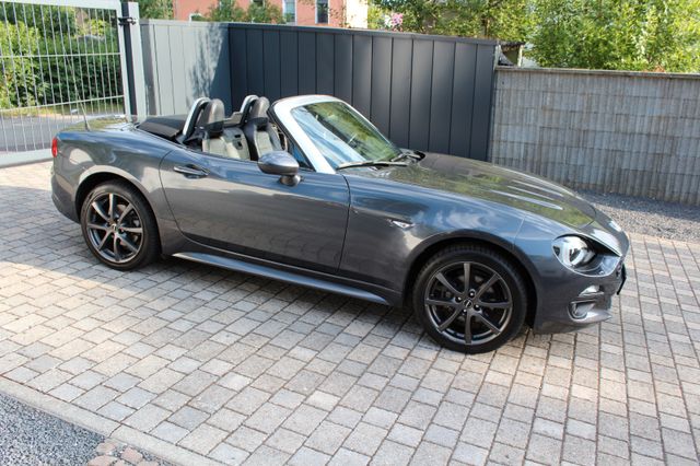 Fiat 124 Spider Lusso, Neue Alufelgen, Navi, Leder