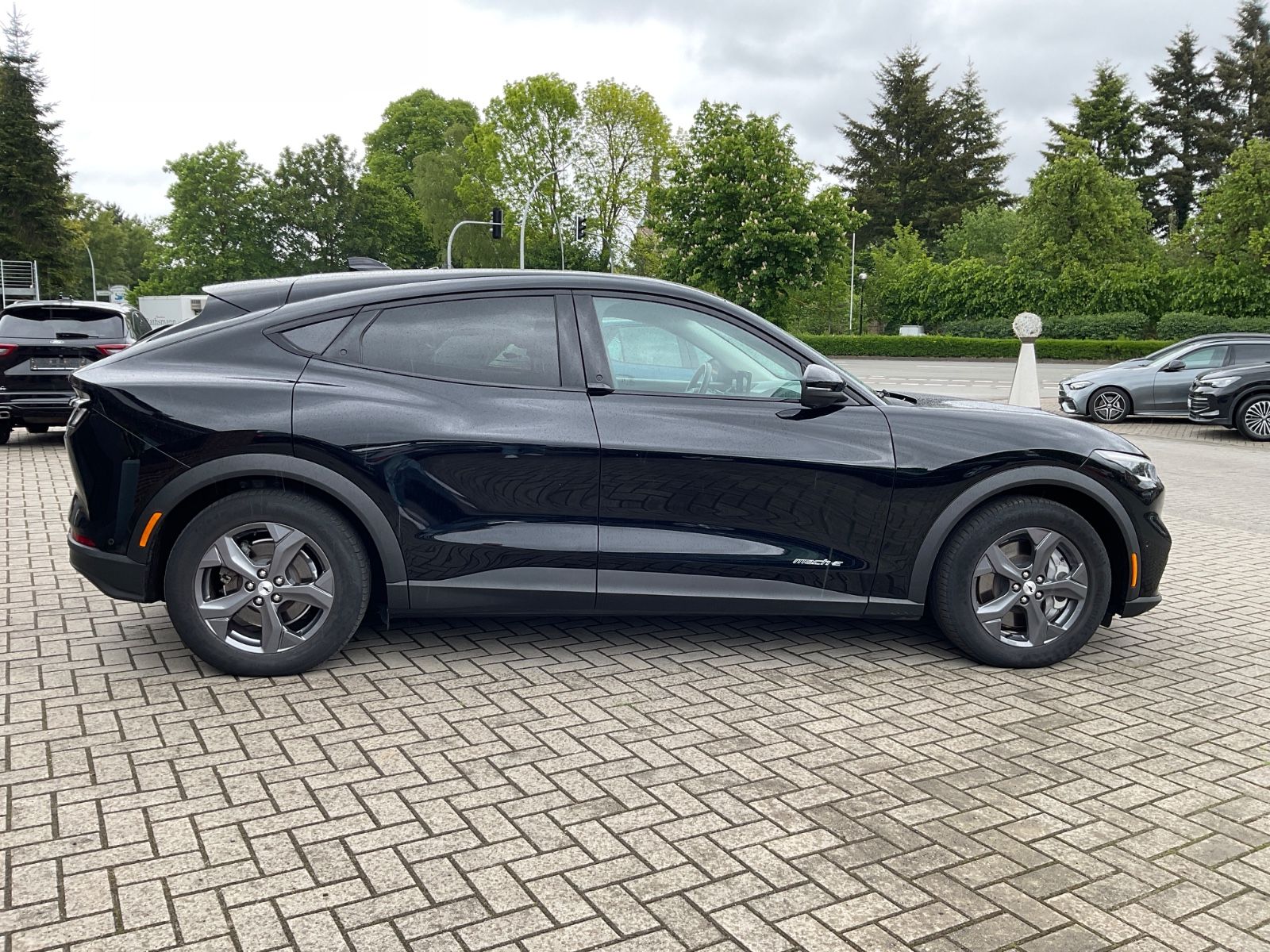 Fahrzeugabbildung Ford Mustang Mach-E Standard Range,198kW,RWD,Keyless,