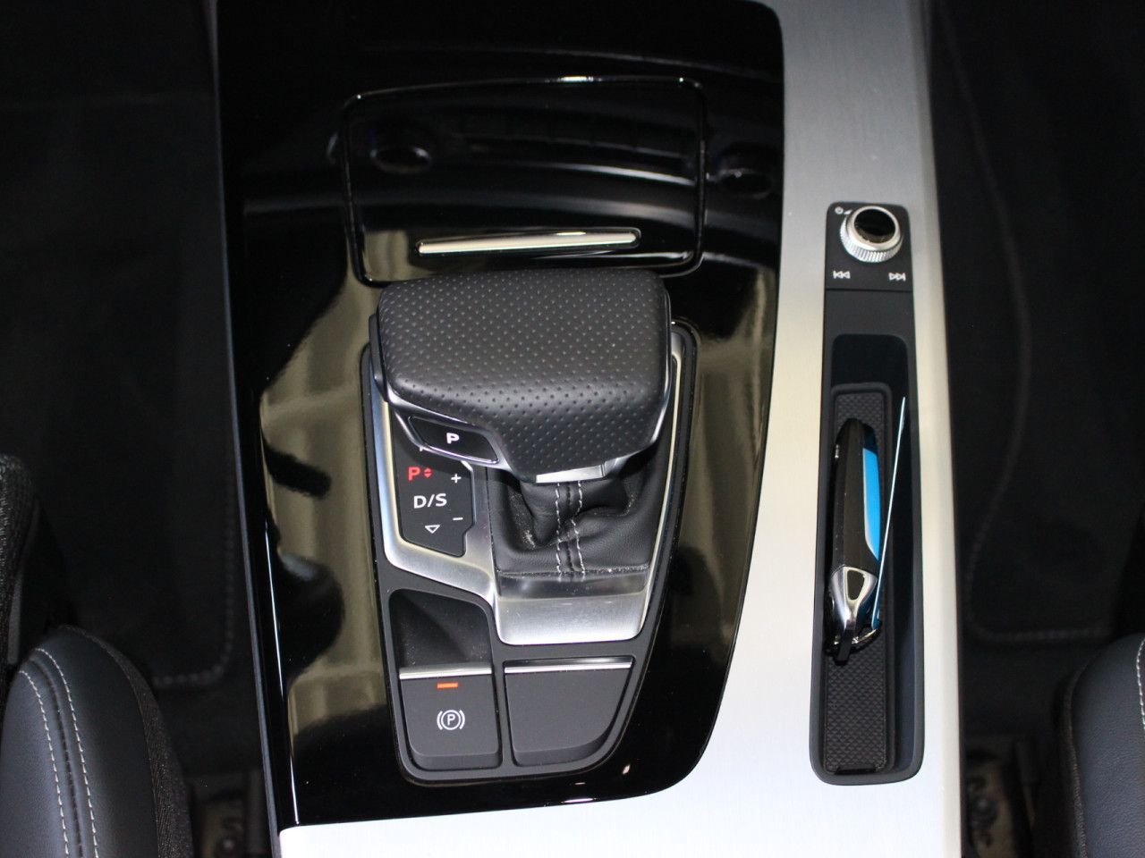 Fahrzeugabbildung Audi Q5 40 TFSI quattro S line AHK/Matrix/ACC