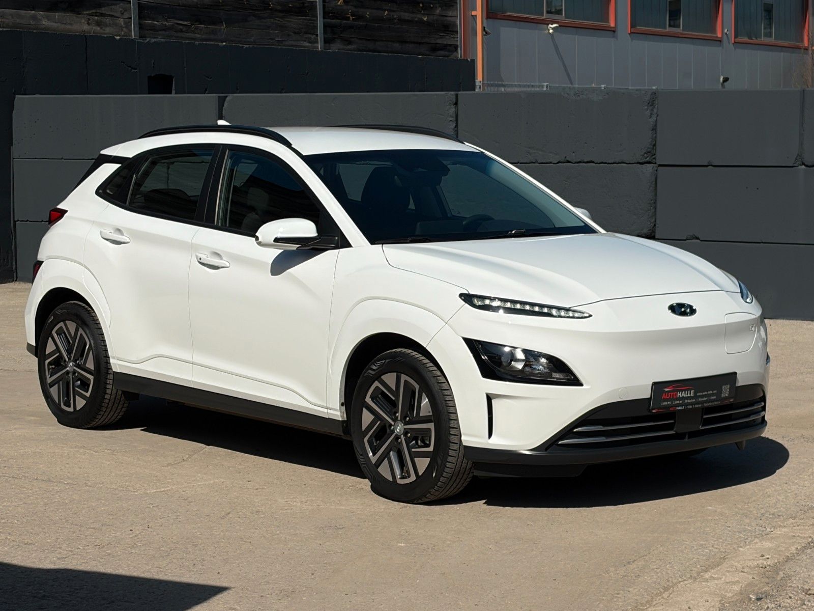 Fahrzeugabbildung Hyundai KONA E Select SHZ LHZ ACC LKA LFA Navi CarPlay