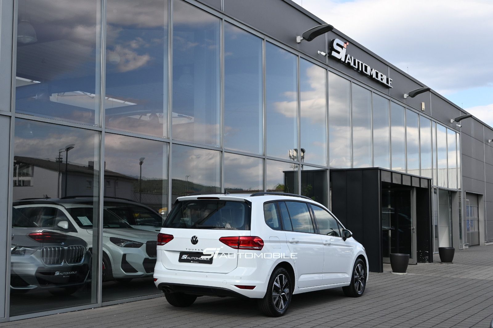 Fahrzeugabbildung Volkswagen Touran 2.0 TDI DSG Comfortline °UVP 58.262€°STHZ