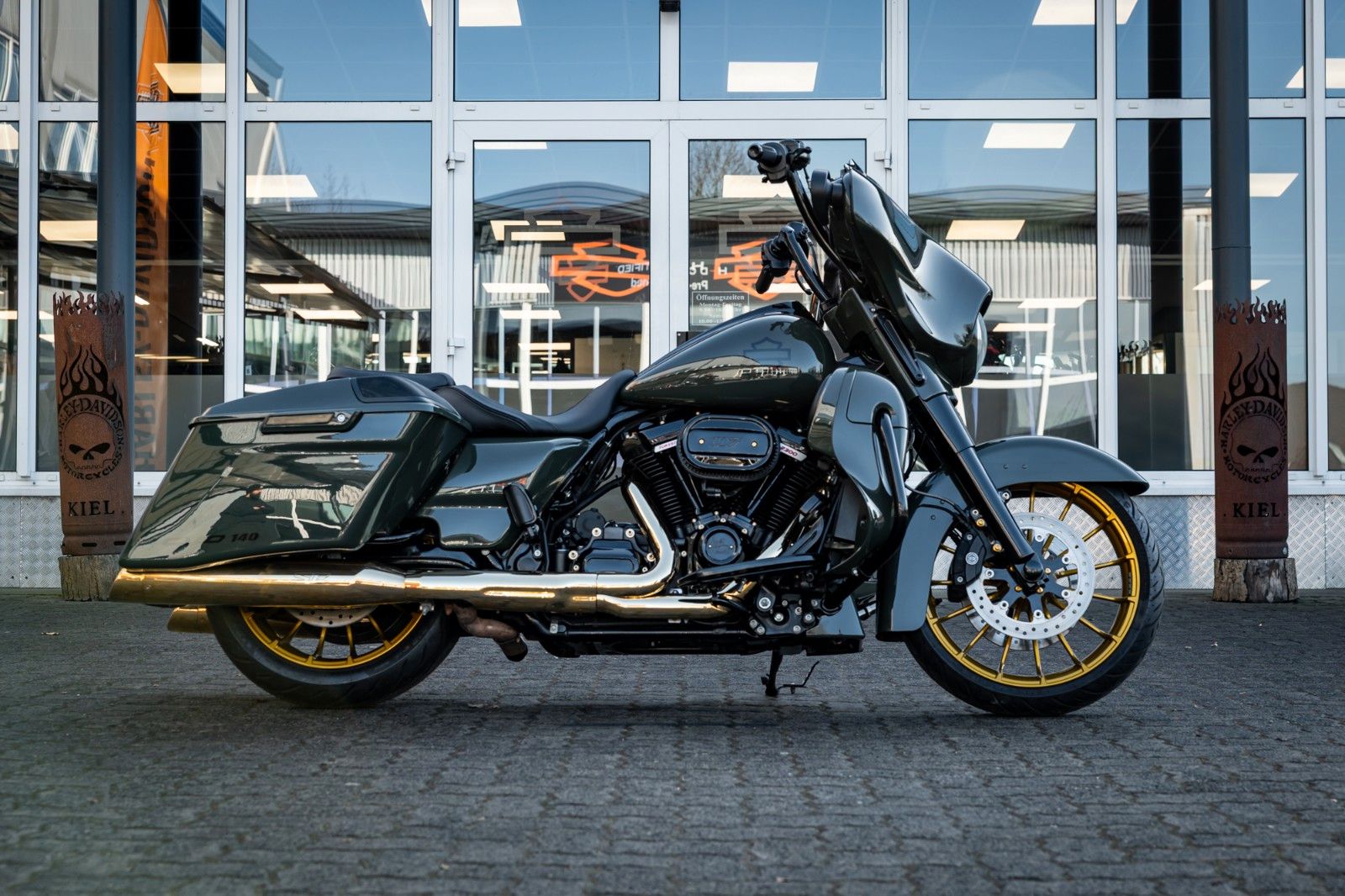 Fahrzeugabbildung Harley-Davidson CVO Street Glide FLHXSE 140 TORXSTER JEKILL&HYDE
