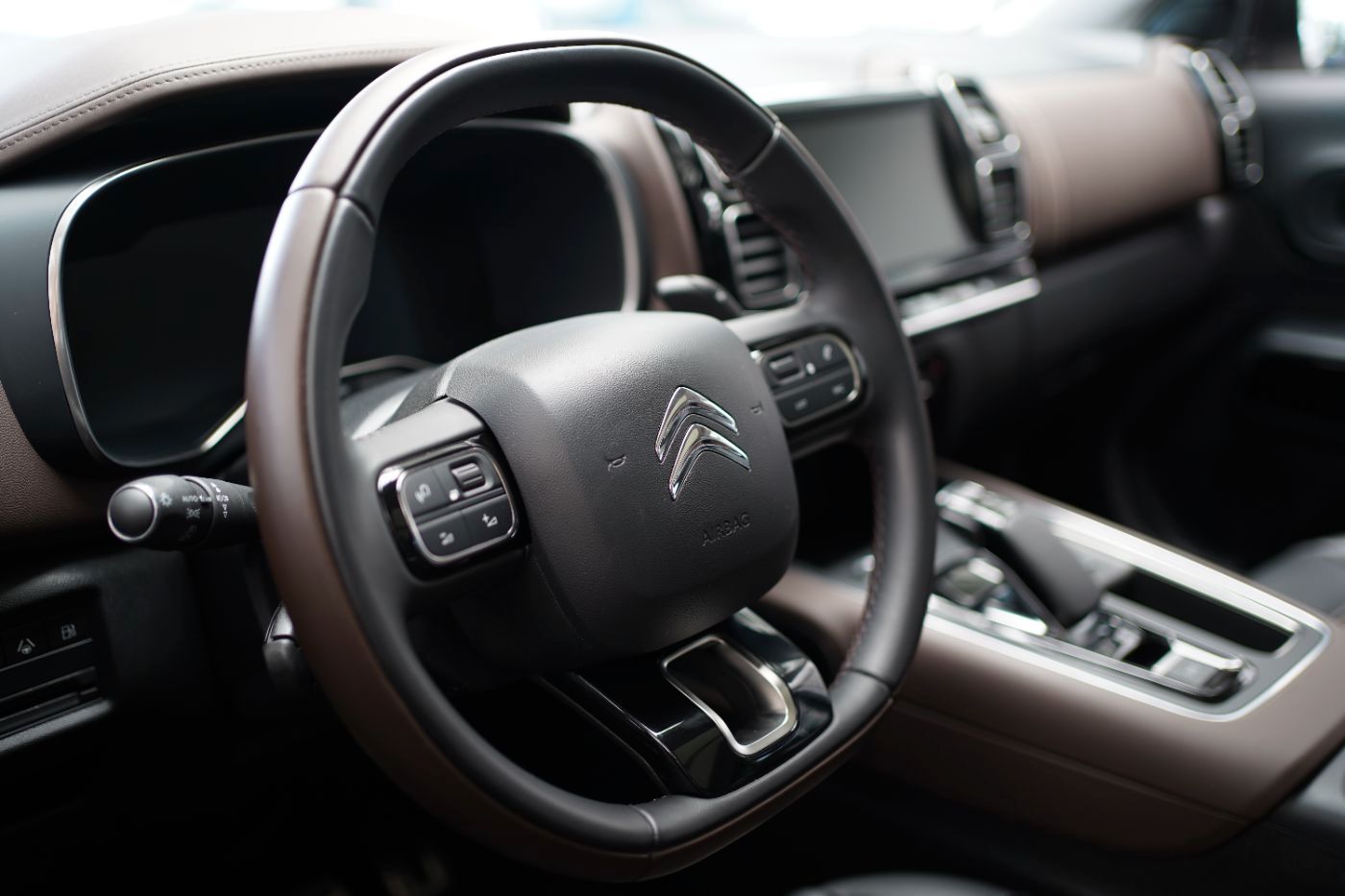 Fahrzeugabbildung Citroën C5 Aircross Hybrid 225 EAT8 Shine Pack Automatik