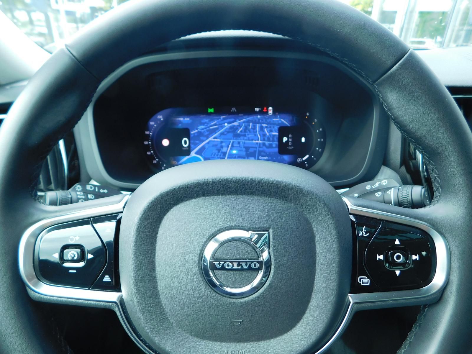 Fahrzeugabbildung Volvo XC60 B4 D Plus Dark
