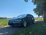 Volkswagen Passat Variant DSG GTE Vollausstattung - Hybrid (/Elektro) Voll mit Benzin-Antrieb