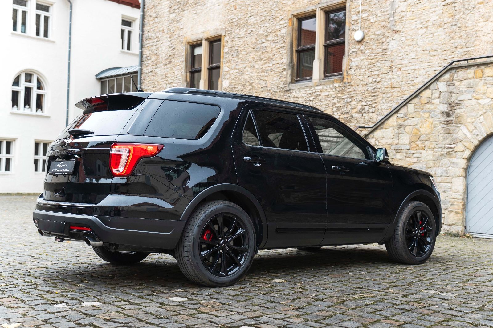 Fahrzeugabbildung Ford Explorer XLT 3,5L 4X4 LPG 6 SITZE KAM NAV