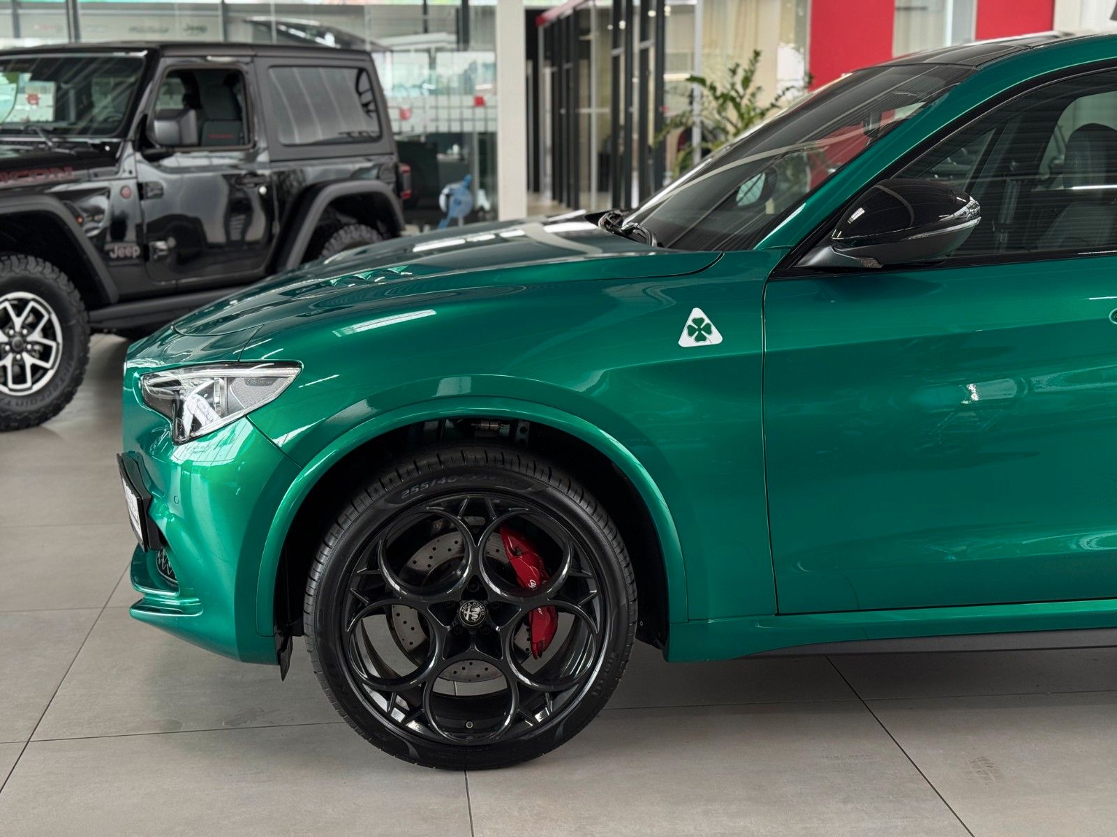Fahrzeugabbildung Alfa Romeo Quadrifoglio Q4 ACC VOLL Pano Garantie