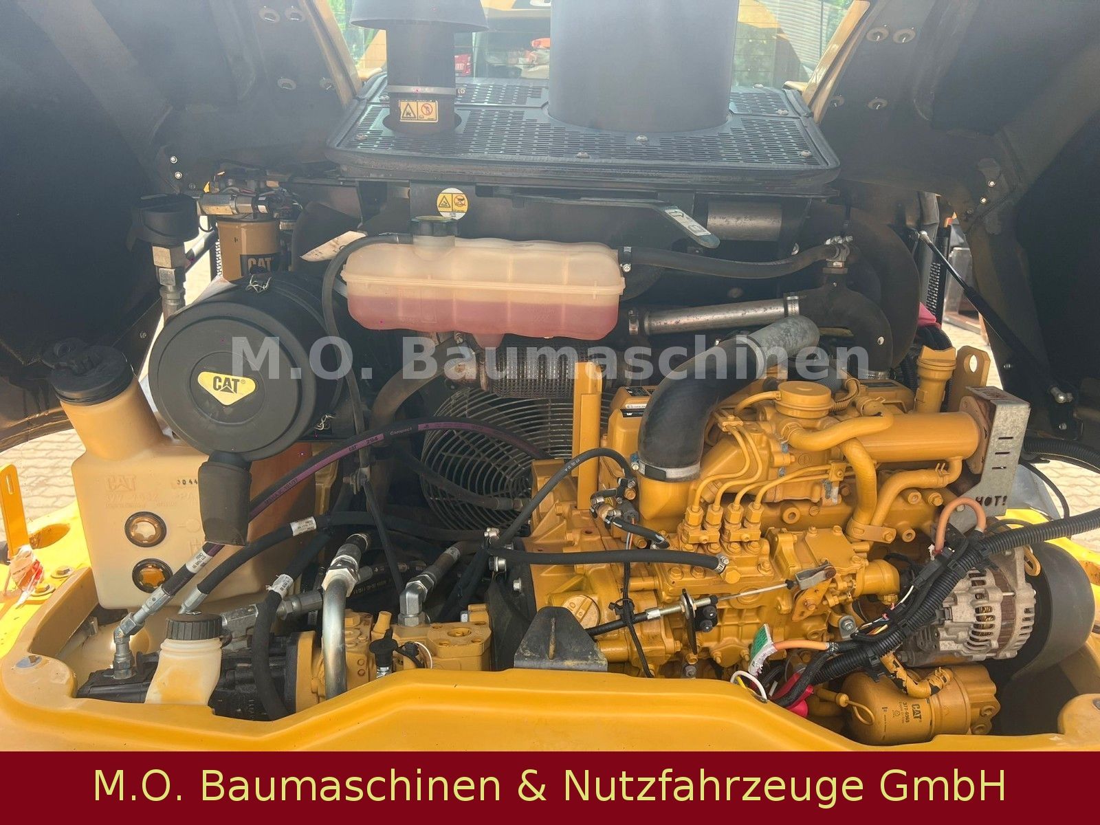 Fahrzeugabbildung CAT 906 H -2 / Klappschauefl / Gabel / SW/