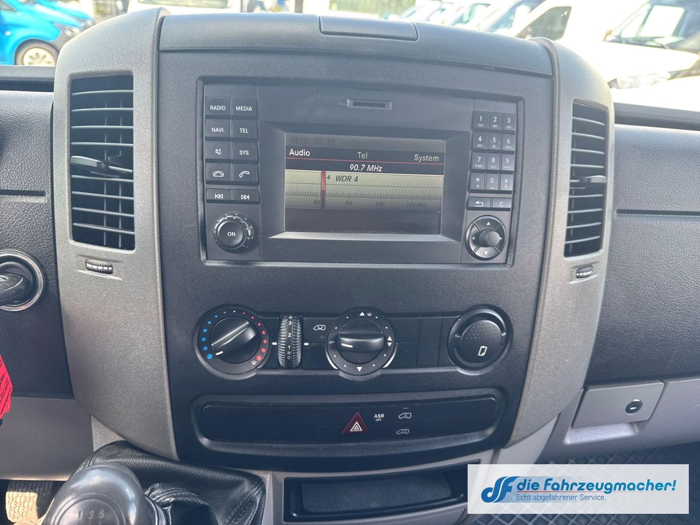 Fahrzeugabbildung Mercedes-Benz Sprinter II Kasten 211 CDI AHK el.SP Spieg. behe