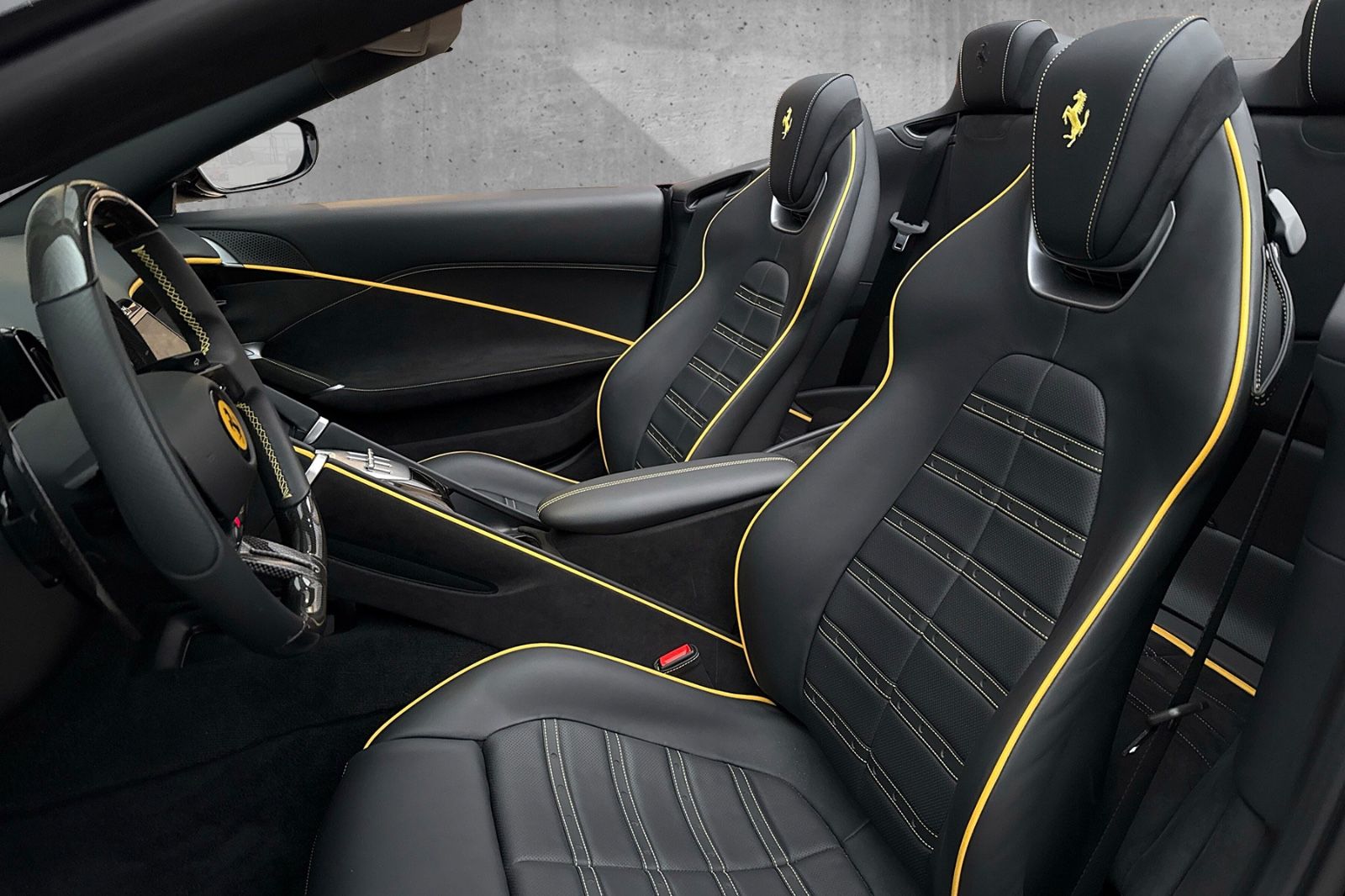 Fahrzeugabbildung Ferrari Roma Spider*Daytona*LEDs*Sitzklima*ACC