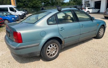 Bild 3 VW Passat 1.8 Lim. *KLIMAAUTO*TEILLEDER*EXPORT*