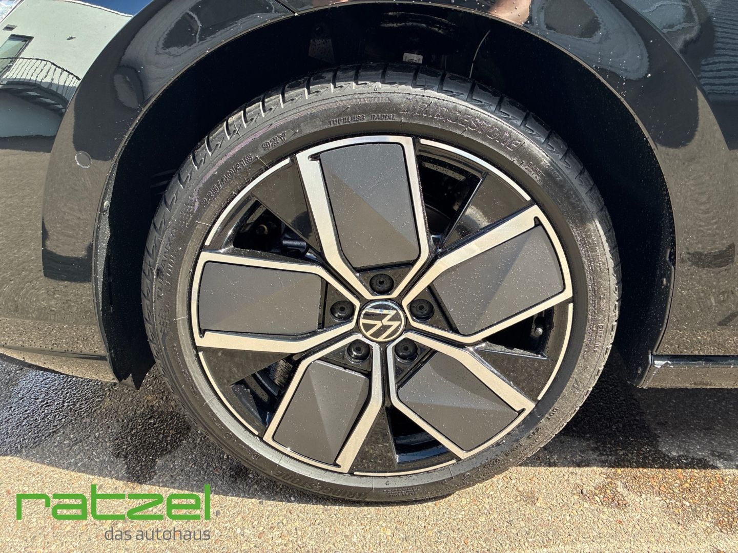 Fahrzeugabbildung Volkswagen Golf Variant STYLE 1.5 TSI PANO+LEDER+AHK+NAVI