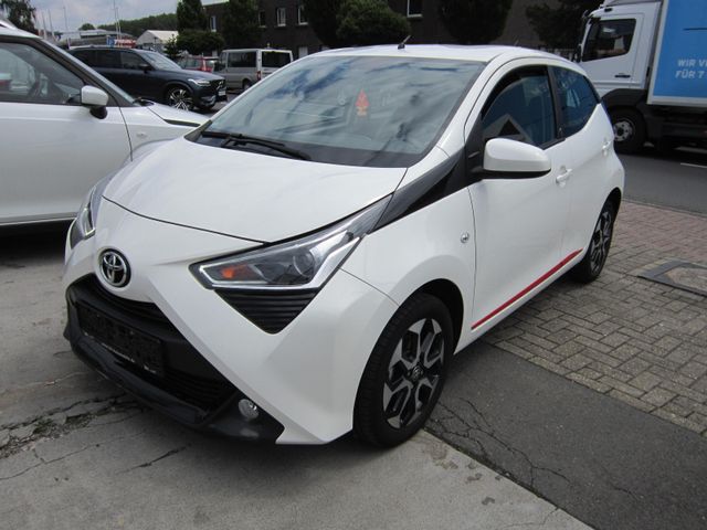 Toyota Aygo (X) 1,0-l-VVT-i Team Deutschland x-shift