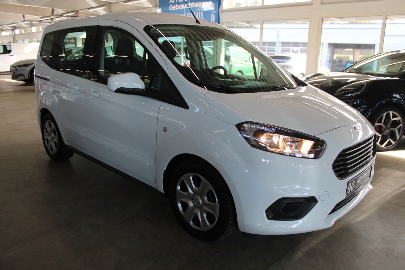 Fahrzeugabbildung Ford Tourneo Courier 1.5 TDCi Trend AHK KLIMA WinterP