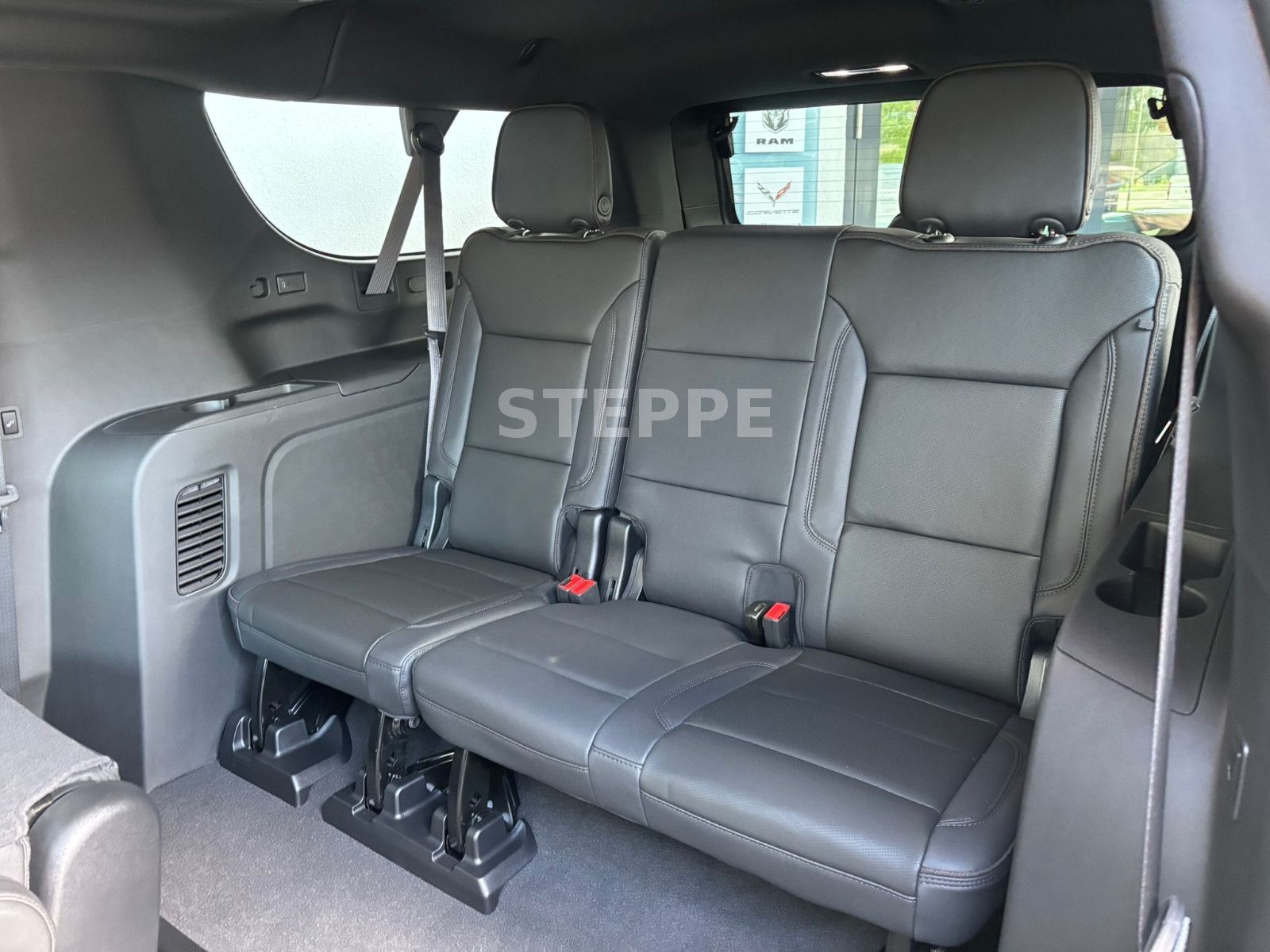 Chevrolet Suburban 6,2 High Country AHK  22"Alu; Luftfeder