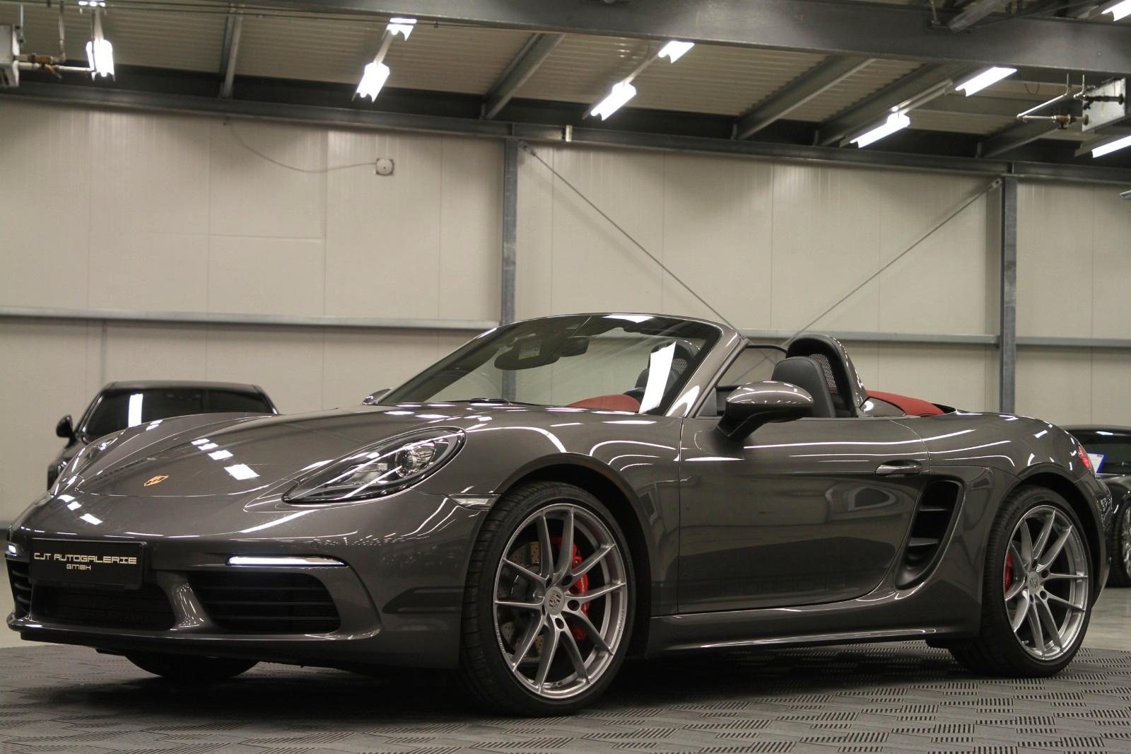 Porsche Boxster S 718