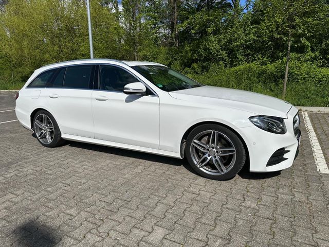 MERCEDES-BENZ E 200d T AMG Line Autom. AMG Line
