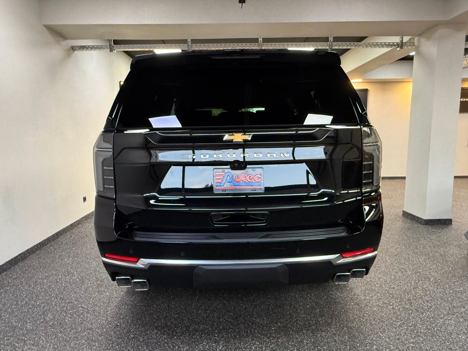 Fahrzeugabbildung Chevrolet 2026 SUBURBAN HIGH COUNTRY 24"-PANORAMA