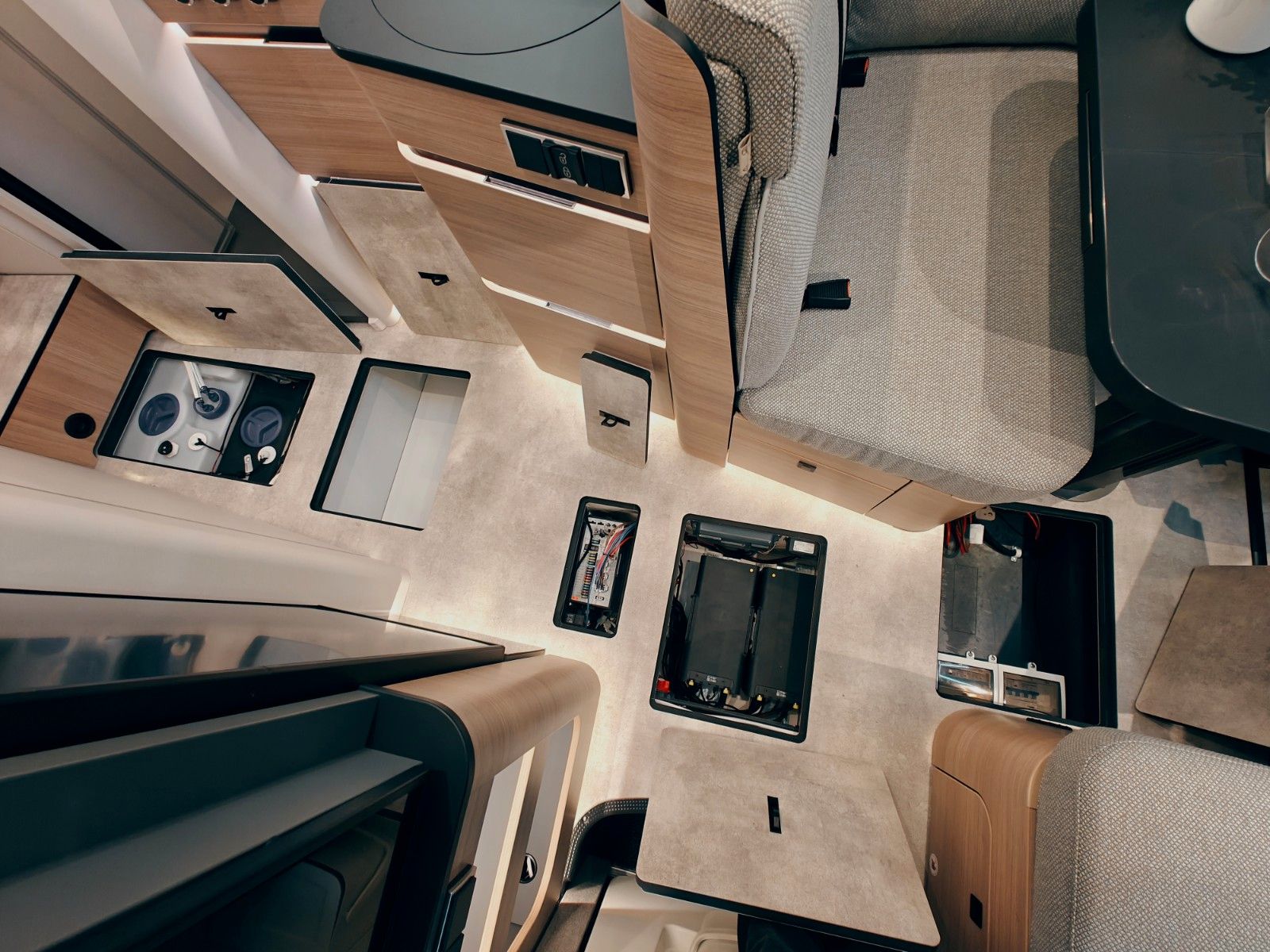 Fahrzeugabbildung HYMER / ERIBA / HYMERCAR B-KLASSE MC T 680 PREMIUM 2026 SOFORT LIEFERBAR