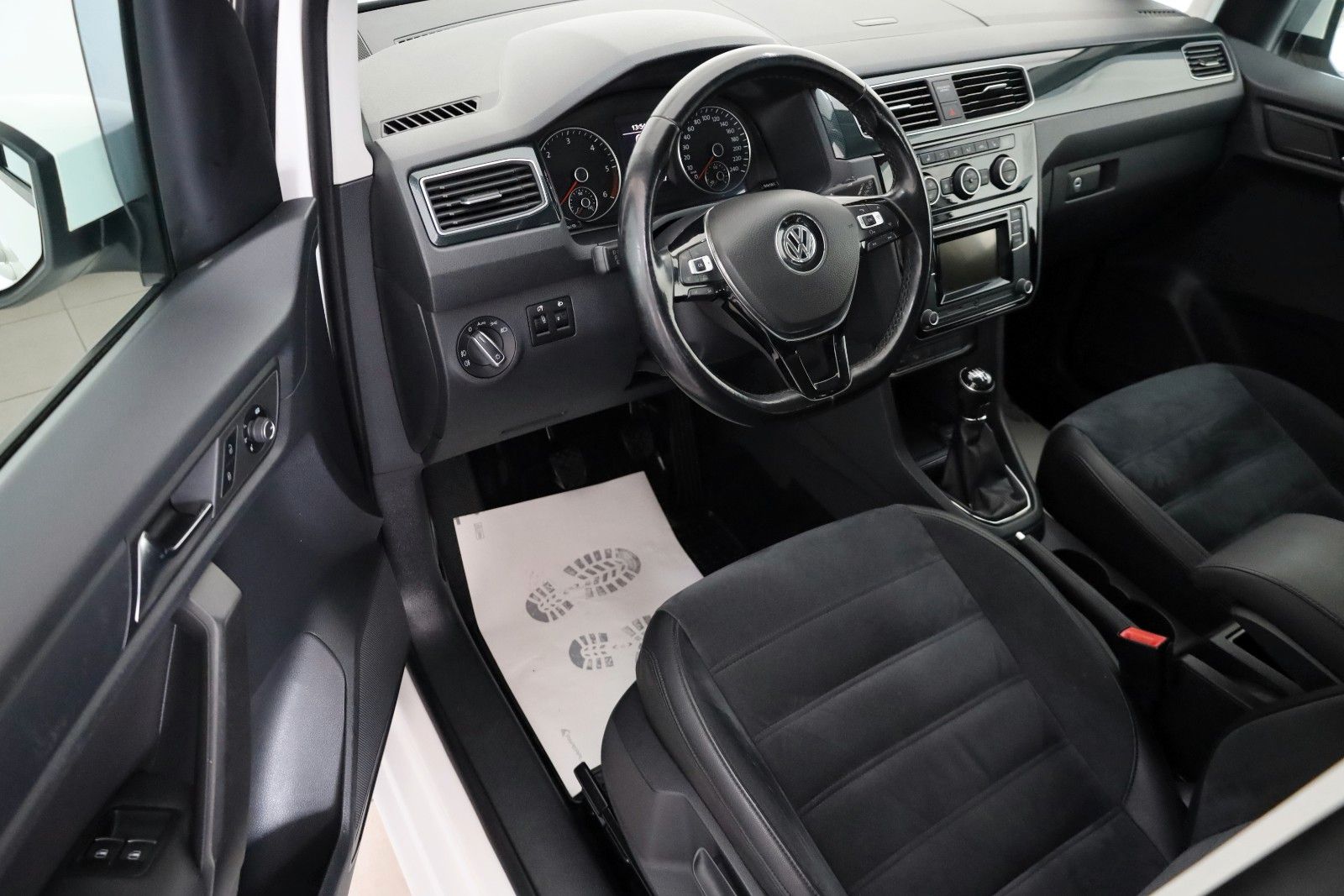 Fahrzeugabbildung Volkswagen Caddy Maxi Highline BMT, 7Sitzer,GSD,Kamera,AHK