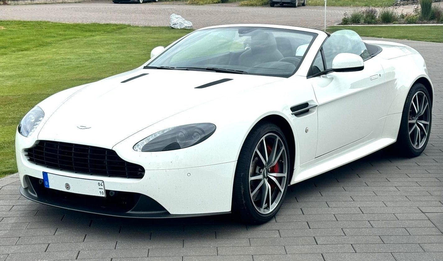 ASTON MARTIN V8 Vantage