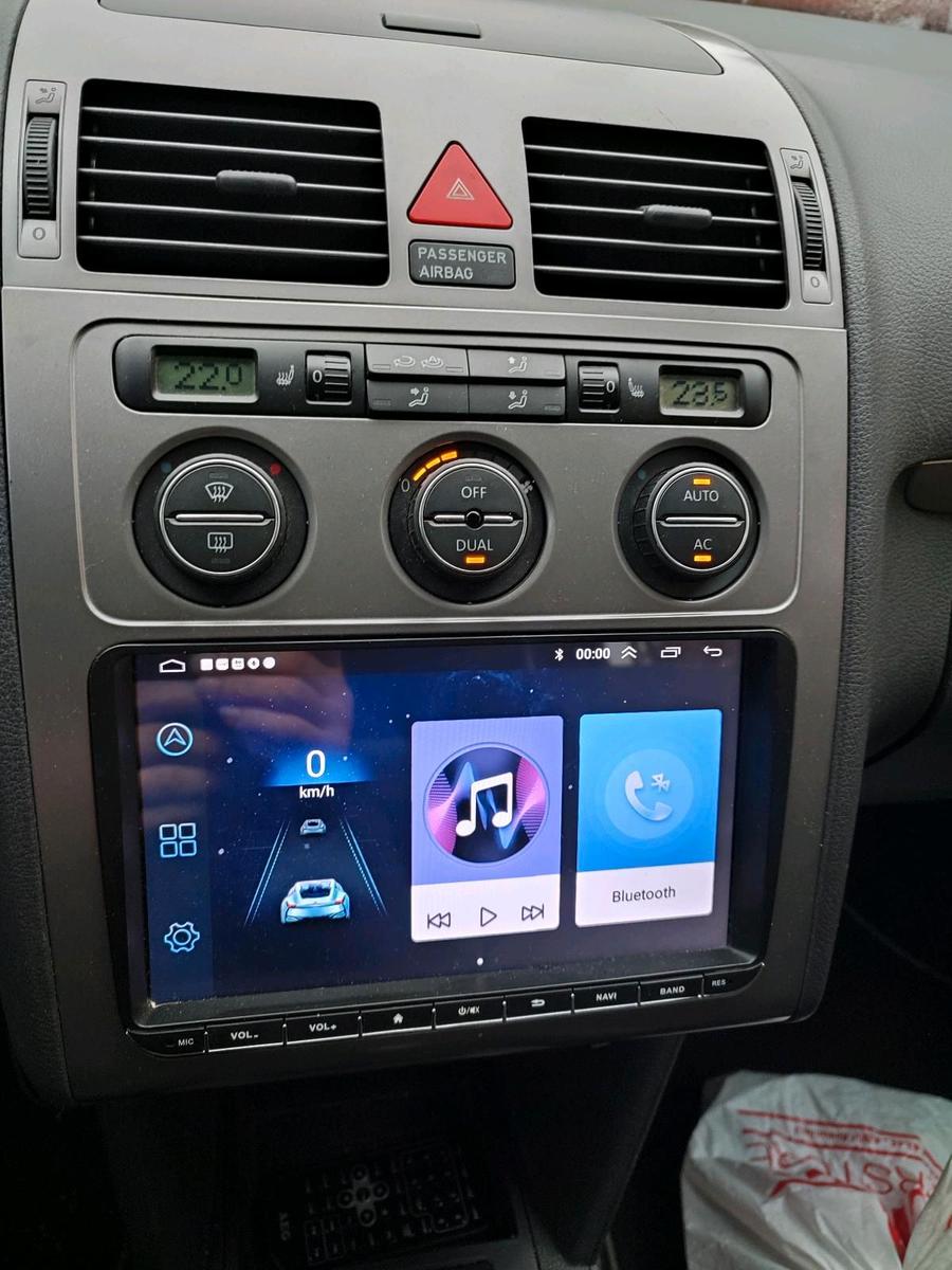 Volkswagen Touran 2010 — photo 12