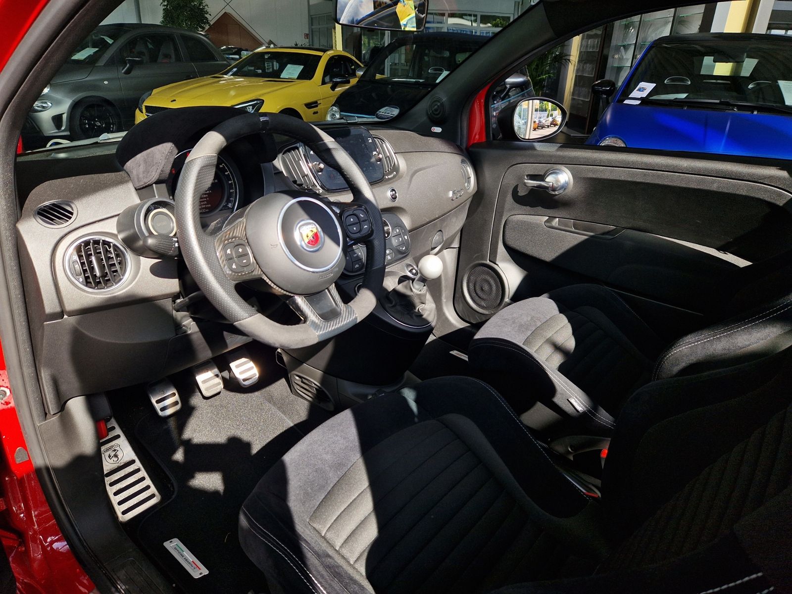 Fahrzeugabbildung Abarth 695C Beats Soundsystem NAVI ALU