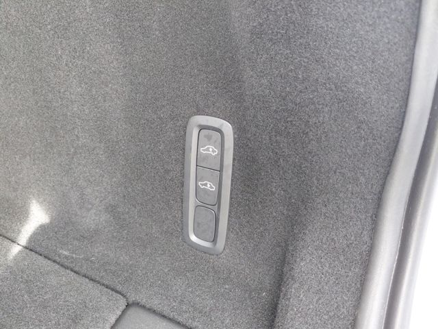 VOLVO XC 60 (Bild 25 von Array)