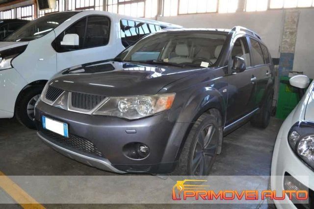 Mitsubishi MITSUBISHI Outlander 2.0 DI-D Instyle 7 p.ti